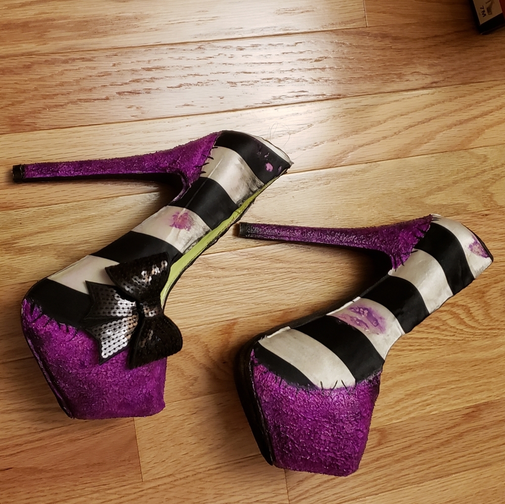 Zombie Peepshow Striped Zombie Pinup Pump